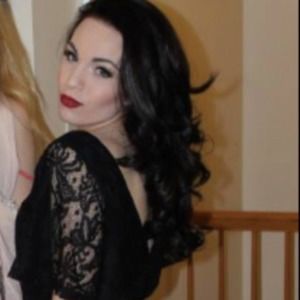 Meet your Posher, Alexis